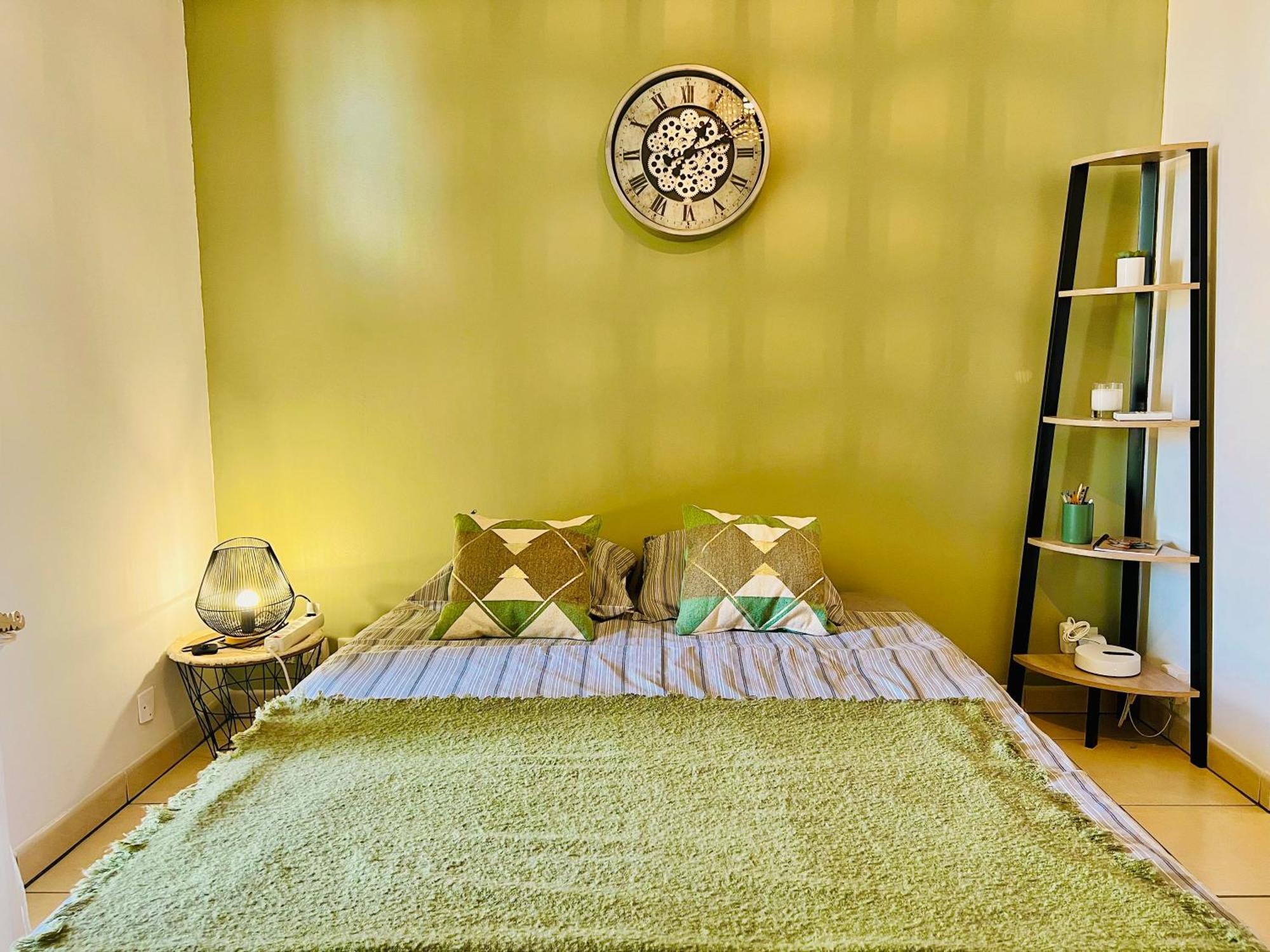 Appartement Stud'istres - Centre-ville, Parking, Renove, Clim, Wifi, 2 Personnes Istres