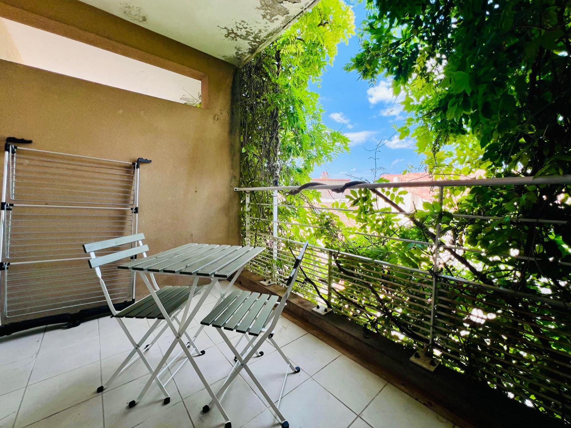 Stud'istres - Centre-ville, Parking, Renove, Clim, Wifi, 2 Personnes Appartement *