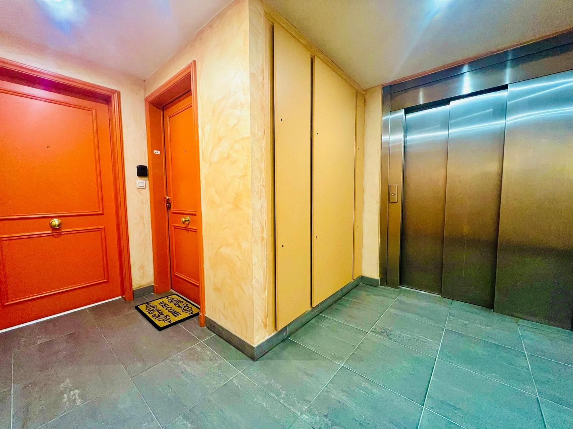 Stud'istres - Centre-ville, Parking, Renove, Clim, Wifi, 2 Personnes * Istres
