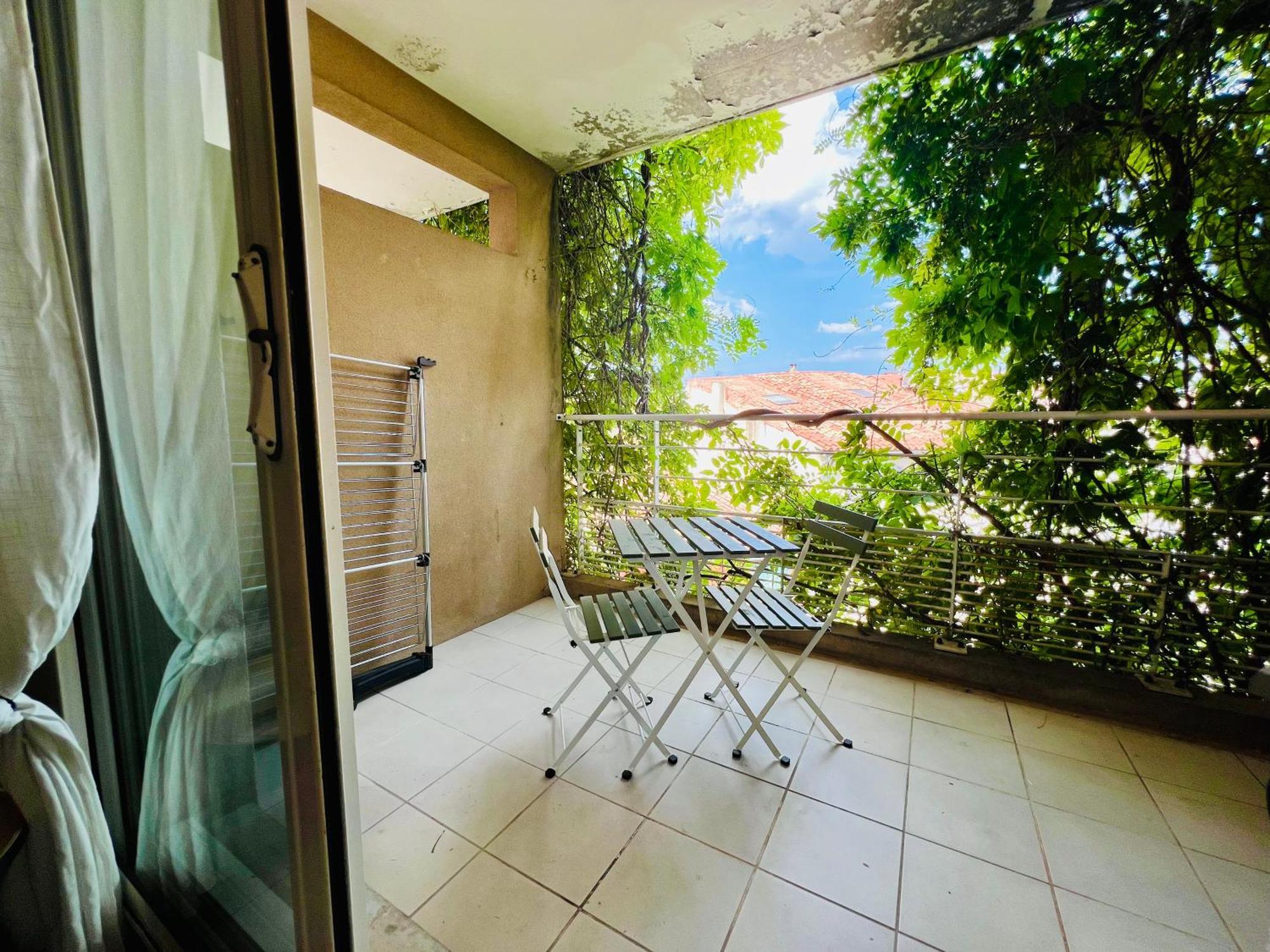 Stud'istres - Centre-ville, Parking, Renove, Clim, Wifi, 2 Personnes