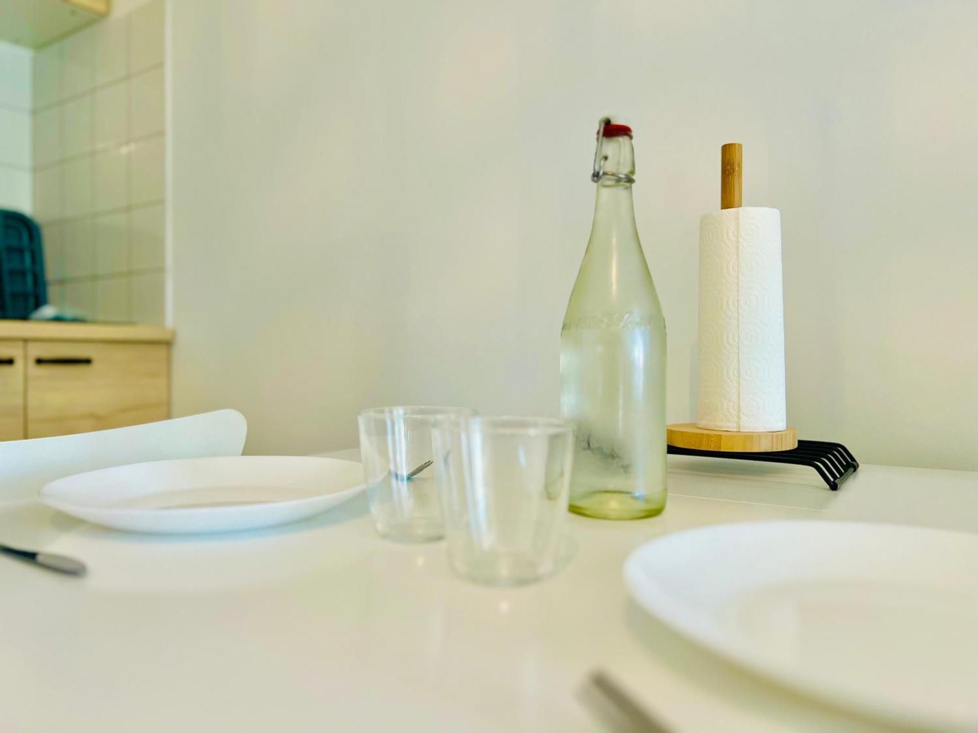 Stud'istres - Centre-ville, Parking, Renove, Clim, Wifi, 2 Personnes