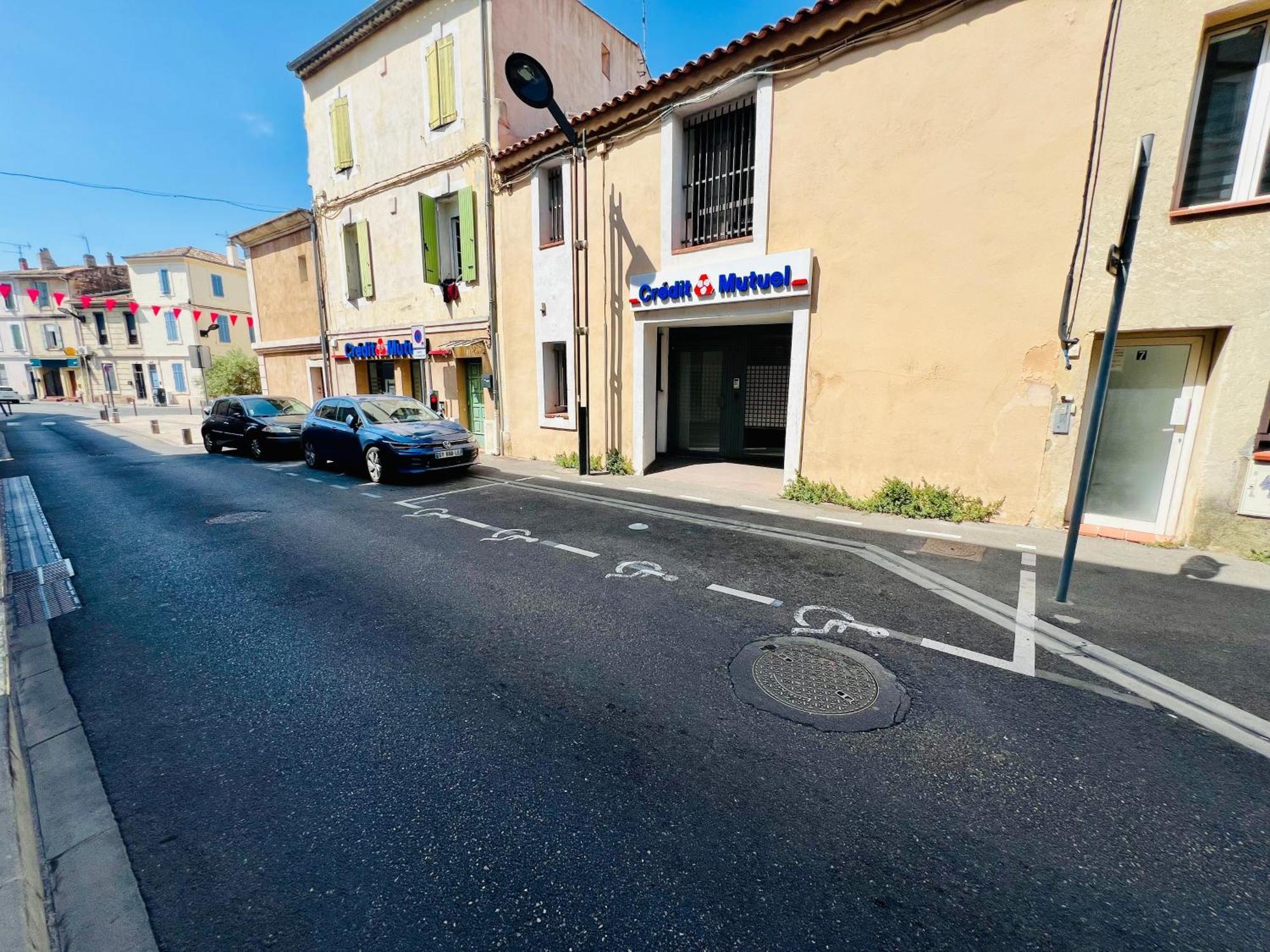 Stud'istres - Centre-ville, Parking, Renove, Clim, Wifi, 2 Personnes Istres