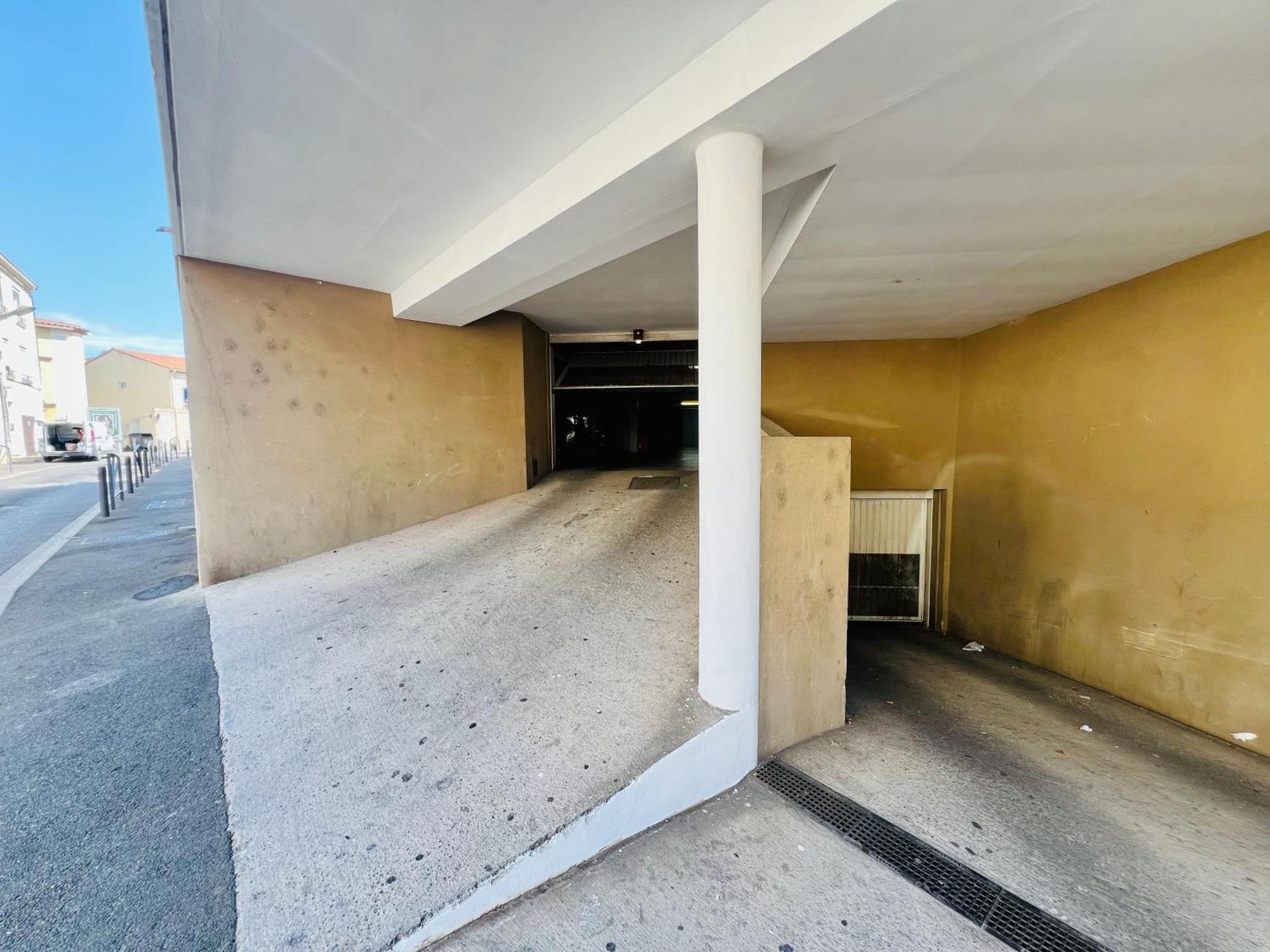 Stud'istres - Centre-ville, Parking, Renove, Clim, Wifi, 2 Personnes Apartment Istres